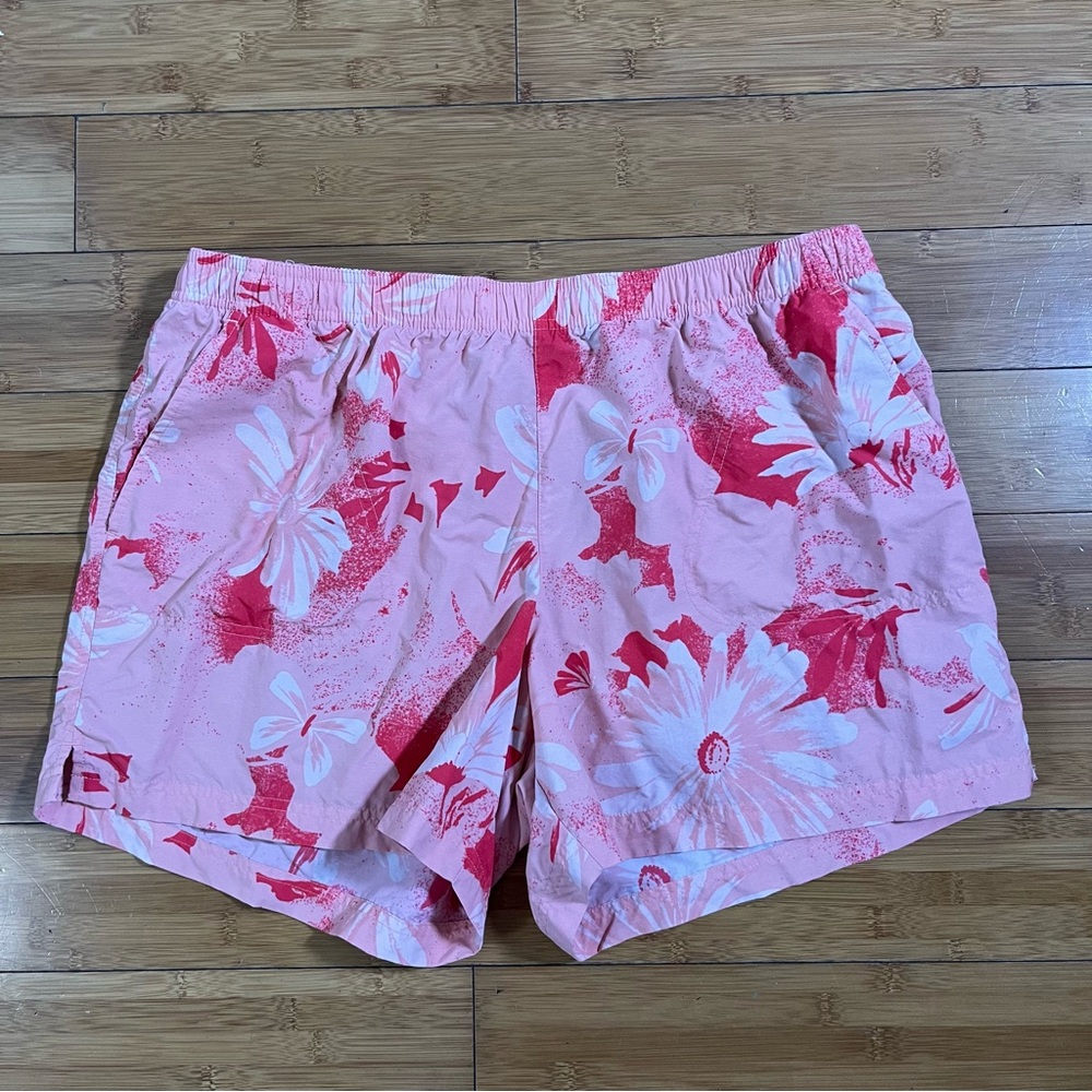 Columbia Sandy River 100% Nylon Athletic Shorts in Coral Floral 5” Inseam - Picture 4 of 15